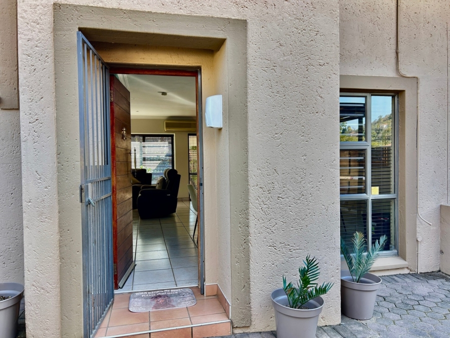 To Let 4 Bedroom Property for Rent in Cashan North West